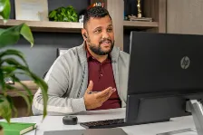 Audifonos Hp Poly 7y8g5aa Free 60 Uc Auriculares Inalambricos Con Anc Bluetooth Adaptador Usb-a Bt700estuche De Carga Con Pantalla Tactil Duracion De Bateria Hasta 16 Hrs Con Carga Rpida Color Bl