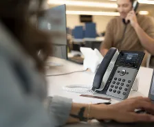 Telefono Ip Hp Poly 82m92aa Edge E300/telfono Ip 32 Lineas Pantalla A Color 3.5 Puerto Gigabit 2 Usb-c 1 Poe Bluetooth Nfc