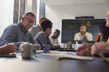 Video Conferencia Hp Poly Barra De Video Usb De Poly Studio 4k Ultra Hd, 3840 X 2160, Micrófono, Negro