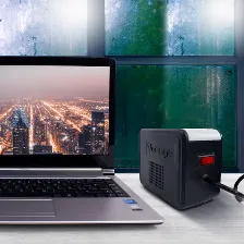 Regulador De Voltaje Vorago Avr-200, 650w, 1400va, 8 Contactos