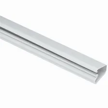Canaleta Ld3 De Pvc Ra­gido, Con Cinta Adhesiva Para Instalacia³n Sin Herramientas, 19.6 X 12 X 1828.8 Mm, Color Blanco