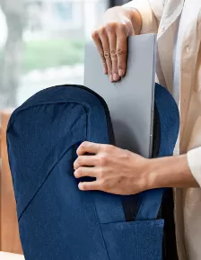 Mochila Techzone Tzlbp43015b-a Bolsa Delantera, Bolsa Lateral, Tamaño Max De Pantalla 15.6