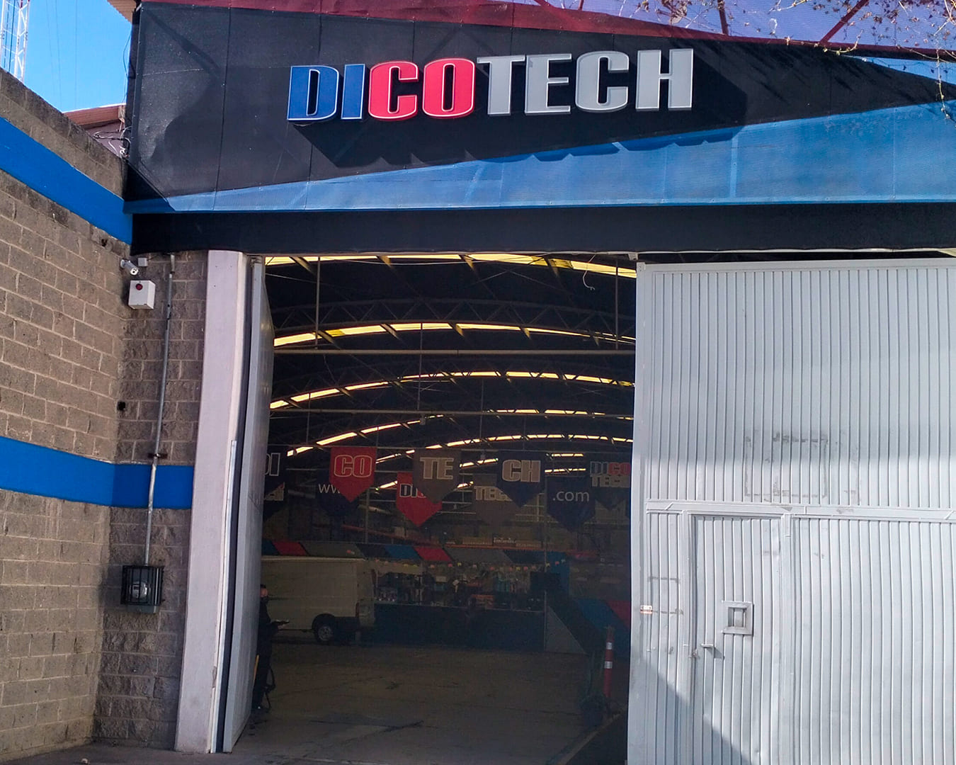 Fachada de la sucursal dicotech leon